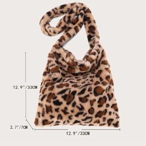 Fluffy leopard print tote bag